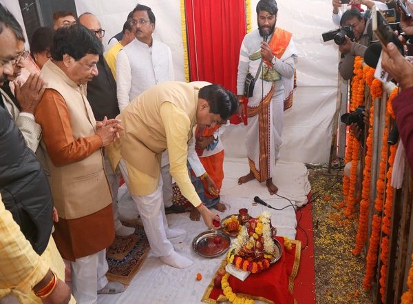 India News | MP: CM Mohan Yadav Performs Bhoomi Pujan of Freeganj Railway Overbridge Being Built in Ujjain Worth Rs 91.76 Cr