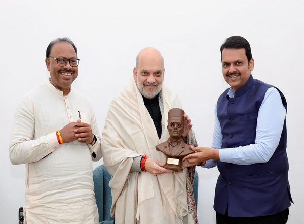 India News | CM Fadnavis Meets HM Amit Shah, Union Ministers JP Nadda and Nitin Gadkari in Delhi