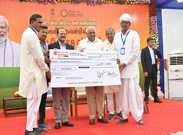 India News | Gujarat CM Launches 'Prakrutik Krushi Portal', Presents Cheques of Assistance to FPOs