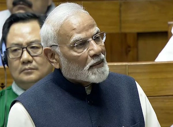 India News | PM Modi Accuses Congress of Constantly Disrespecting Constitution, Presents 11 Pledges for India's Bright Future