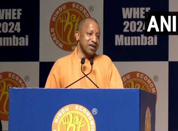 India News | Workers Behind Ram Mandir Were Honoured While Hands of Those Behind Taj Mahal Were Chopped Off: CM Yogi