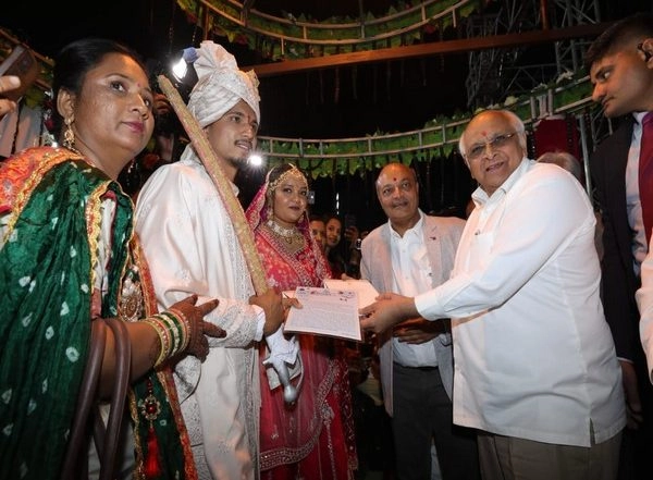 India News | CM Bhupendra Patel Participates in Grand Wedding Ceremony in Surat, Performs 'kanyadaan' for 111 Brides