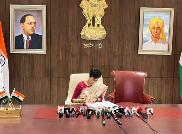 India News | Delhi CM Atishi Accuses Central Govt of Settling Illegal Rohingya Migrants in Delhi; Seeks No Further Rehabilitation