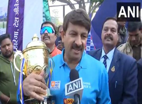 India News | BJP's Manoj Tiwari Slams AAP's Candidate List, Claims Delhi Doesn't Want Its Candidates to Win