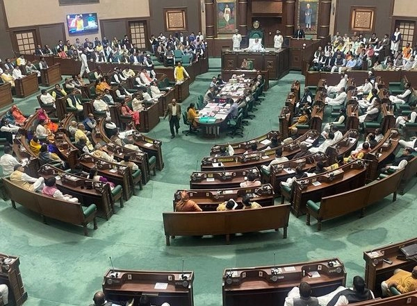 India News | MP: Day 1 of Winter Session of Assembly Session Adjourned Till Tuesday Following Congress Protest