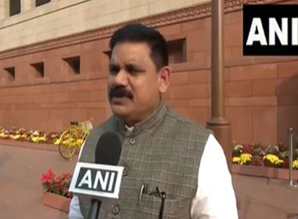 India News | Satish Dubey Counters EVM Allegations, Says TMC's Abhishek Banerjee Has 'realised the Truth'