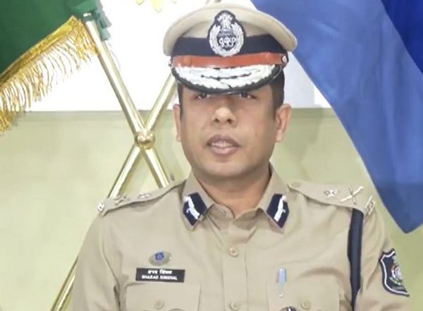 India News | Gujarat: Ahmedabad Crime Branch Busts Multi-crore Ayushman Card Fraud, 8 Arrested