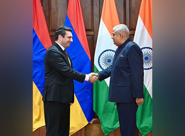 World News | Vice President Dhankhar Meets Armenian Delegation, Discusses Strengthening Bilateral Ties and Trade