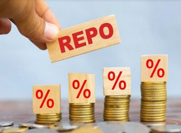 Business News | RBI May Face Tougher Path in Feb Rate Cut as Fed Reshaped Global Monetary Policy Expectations: Report