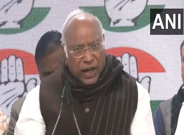 India News | Mallikarjun Kharge Files Privilege Notice Against Amit Shah over Ambedkar Remark