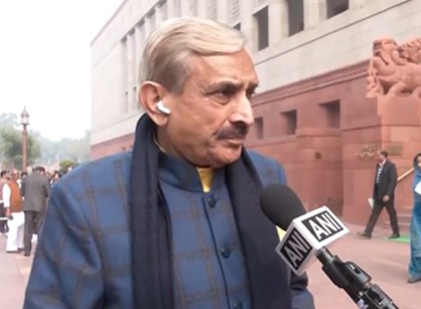 India News | Parliament Scuffle: Congress MPs Allege BJP Blocked Rahul Gandhi from Entering Lower House
