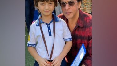 Entertainment News | Shah Rukh Dances with Kids at Dhirubhai Ambani School's Annual Day Function, Kareena Cheers for Son Tim