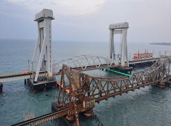 India News | Indian Railways' Engineering Marvel, Country's First Vertical Lift Sea Bridge 'Pamban Bridge' is Completed