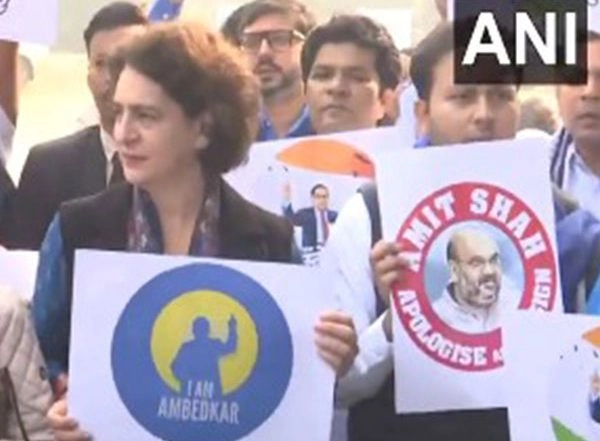 India News | Shows Their Desperation: Congress MP Priyanka Gandhi Vadra Reacts to FIR Against LoP Rahul Gandhi