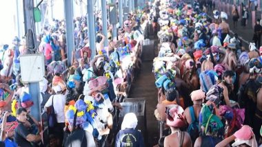 India News | Thousands of Devotees Offer Prayers to Lord Ayyappa at Sabarimala Temple