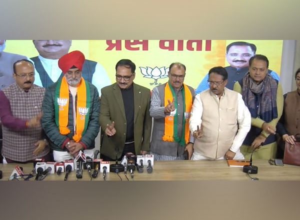 Aam Aadmi Party Leaders Balbir Singh and Sukhbir Dalal Join Bharatiya Janata Party, Criticize AAP Leadership
