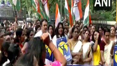 India News | Mahila Congress Led Protest March to Kerala Rajbhavan Against HM's 'Ambedkar' Remark