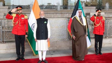 World News | PM Modi Receives Rousing Ceremonial Welcome, Guard of Honour in Kuwait