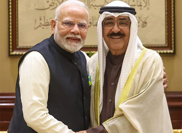 World News | PM Modi Meets Emir of Kuwait, Agrees to Elevate Bilateral Relationship to 'Strategic Partnership: MEA