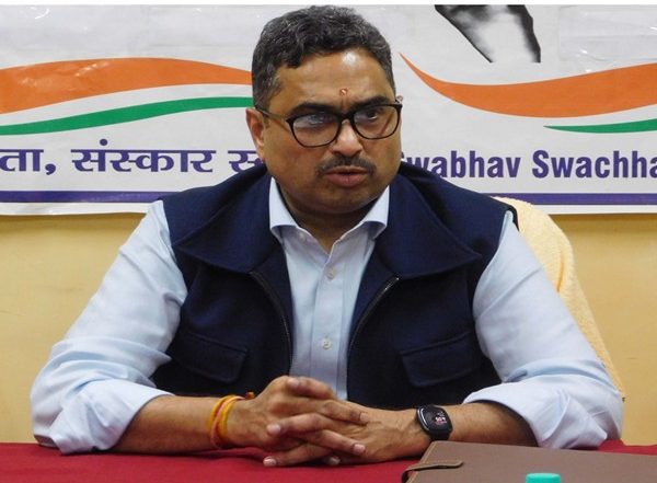 India News | I&B Secretary Reviews Construction of Western Regional Campus of IIMC in Amravati