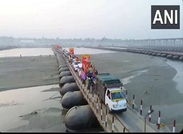 India News | Maha Kumbh Mela 2025: Shri Panch Dashnam Avahan Akhada Makes Grand Entry to Sangam City