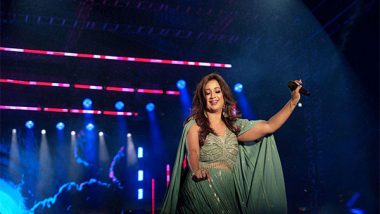 Business News | Shreya Ghoshal Mesmerises Fans at Hyderabad's Record-Breaking Concert with Richika Dadheech's Grand Gesture