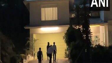 Entertainment News | Sandhya Theatre Tragedy: Allu Arjun's Legal Team Arrives at His Residence in Jubilee Hills