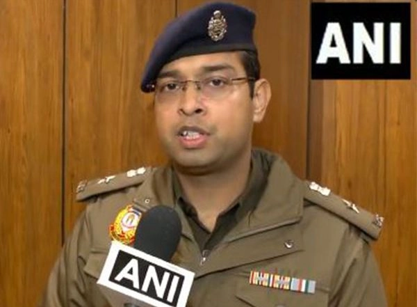 India News | Delhi Police Arrests 5 Bangladeshi Nationals, Cracks Down on Illegal Immigration