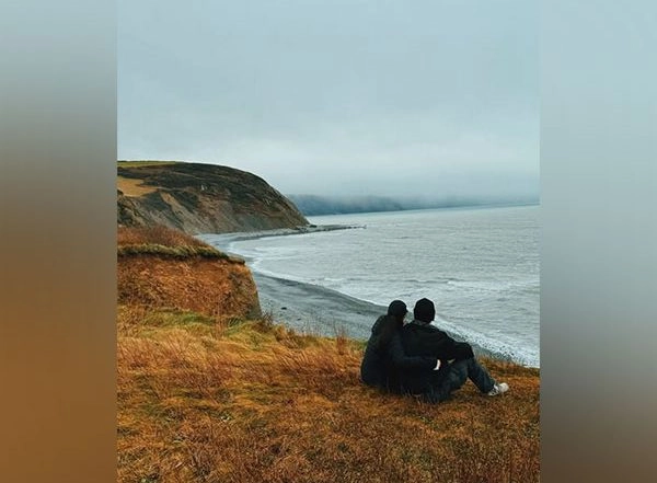 Entertainment News | Vicky Kaushal Shares Scenic Picture with Wife Katrina Kaif, Fans in Awe