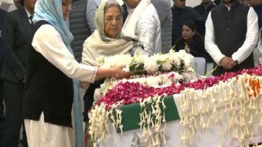 India News | Manmohan Singh's Wife, Daughter Pay Last Respects at AICC Headquarters