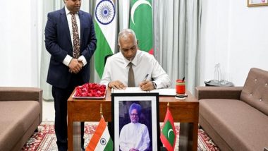 World News | Maldives President Muizzu Calls Manmohan Singh 'Great Statesman,' Signs Condolence Book