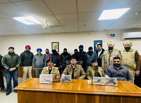 India News | Punjab Police Arrest 5 Gang Members in Tarn Taran, Seize Arms and Ammunition