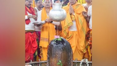 India News | Rajnath Singh and Army Chief General Upendra Dwivedi Offer Prayers at Mahakaleshwar Temple, Ujjain