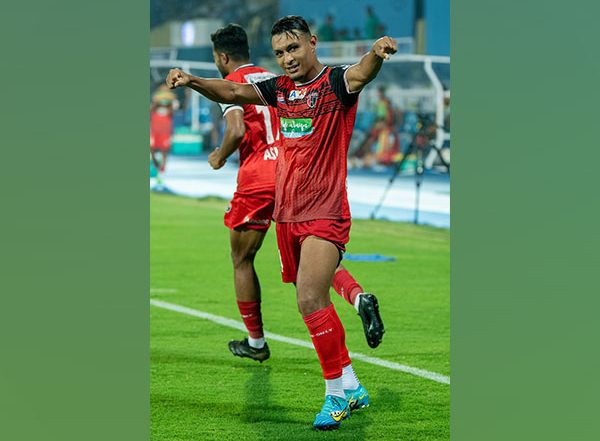 Sports News | NorthEast United End Year with Flawless 3-0 Victory at Home of Mumbai City FC