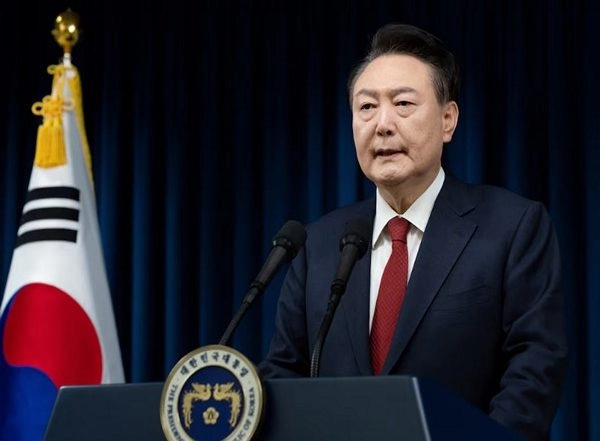 World News | South Korea: Court Issues Warrant to Detain Impeached President Yoon Suk Yeol