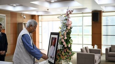 World News | Bangladesh Chief Adviser Pays Tribute to Manmohan Singh at Indian High Commission