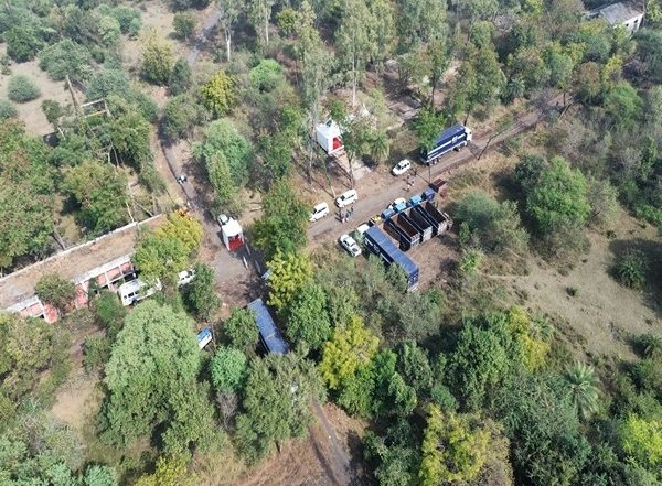 India News | After 40 Years, 'Toxic Waste' at Union Carbide Factory Bhopal to Be Disposed After HC Order; Packing Begins