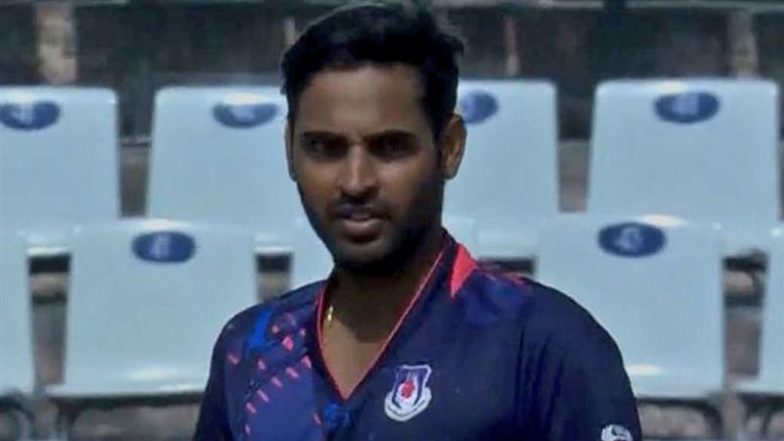 Bhuvneshwar Kumar Hat-Trick Video Highlights: Watch Indian Pacer Dismiss Robin Minz, Bal Krishna and Vivekanand Tiwari in Successive Deliveries in JHA vs UP Syed Mushtaq Ali Trophy 2024 Match