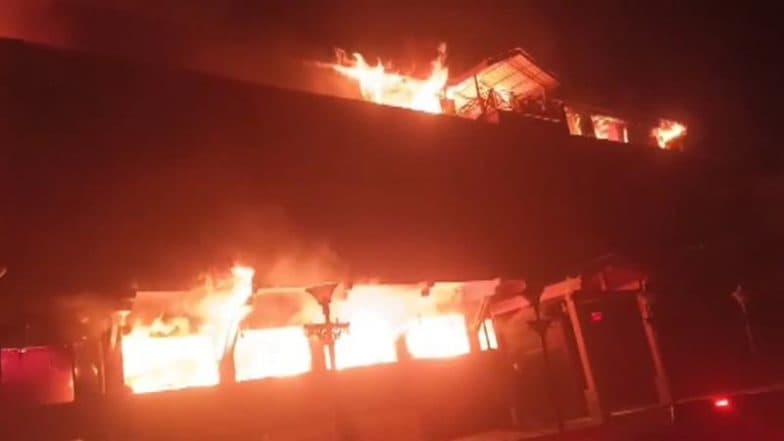 Manali Fire: Massive Blaze Erupts At a Hotel in Himachal Pradesh, No Casualty Reported (Watch Video)