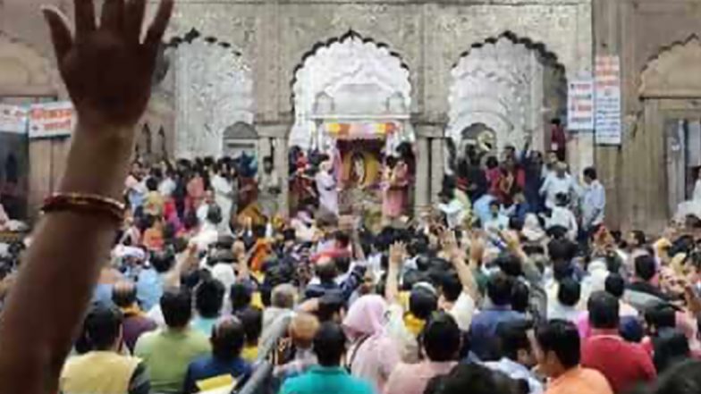 &lsquo;No Mini Skirts, Torn Jeans&rsquo;: Banke Bihari Temple in Vrindavan Urges Devotees to &lsquo;Dress Modestly&rsquo;