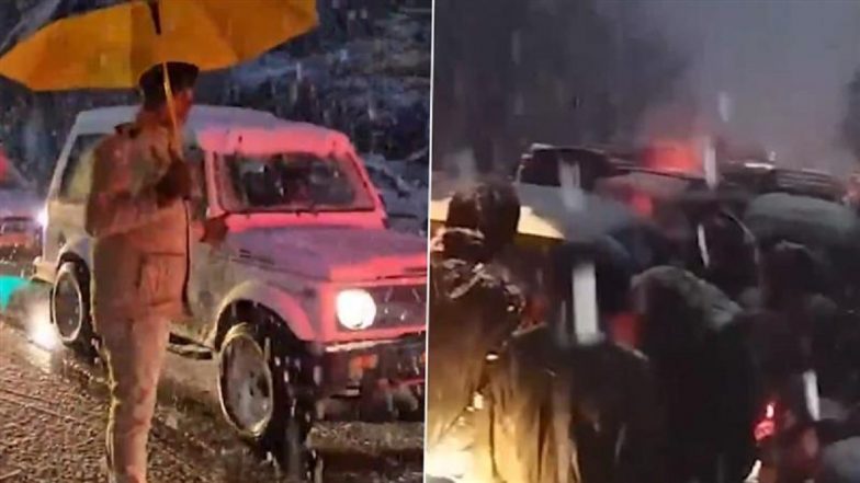 Himachal Pradesh: Traffic Jam Formed on Manali-Solang Nala Route As Tourists' Vehicles Get Stuck in Snow Amid Heavy Snowfall in Manali and Surrounding Areas (Watch Video)