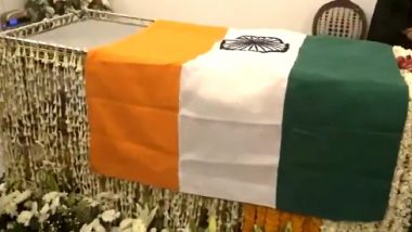 Dr Manmohan Singh Dies: National Flag Draped Over Bier Carrying Former PM’s Mortal Remains (Watch Video)