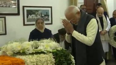 Dr Manmohan Singh Dies: PM Narendra Modi Pays Last Respect to Former PM at His Residence (Watch Video)