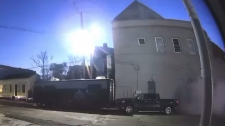 New Orleans Building Collapse: Vacant Building on Magazine Street Collapses, Crushes 2 Cars and Leaves Hundreds Without Power As Transformer Explodes; Videos Surface