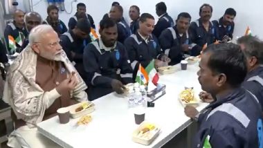 PM Modi in Kuwait: Prime Minister Narendra Modi Interacts With Indian Workers at Gulf Spic Labour Camp (Watch Video)