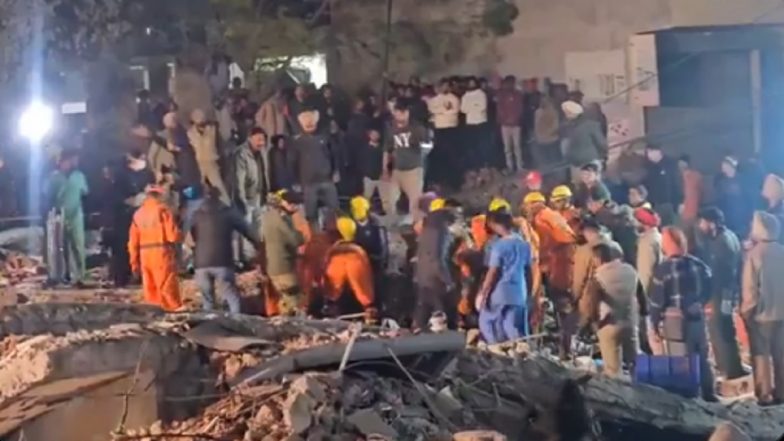 Mohali Building Collapse: Multi-Agency Rescue Effort On After Building Collapses in Punjab’s Sohana, 5 Feared Trapped, CM Bhagwant Mann Says ‘Will Take Action Against Culprits’