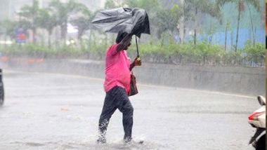 Delhi Weather Forecast and Update: IMD Predicts Very Light to Light Rainfall Accompanied With Thunderstorm, Lightning and Gusty Winds During Next 2 Hours in National Capital