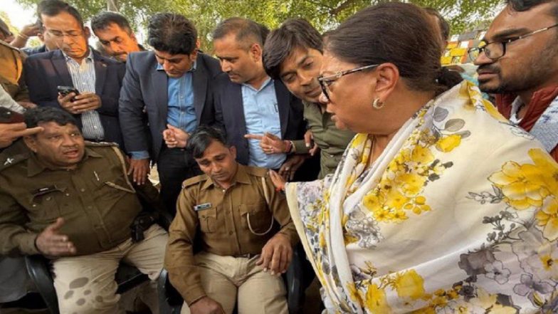 Vasundhara Raje Convoy Accident: Car Part of Rajasthan Former CM’s Convoy Overturns, 3 Cops Sustain Minor Injuries (Watch Video)