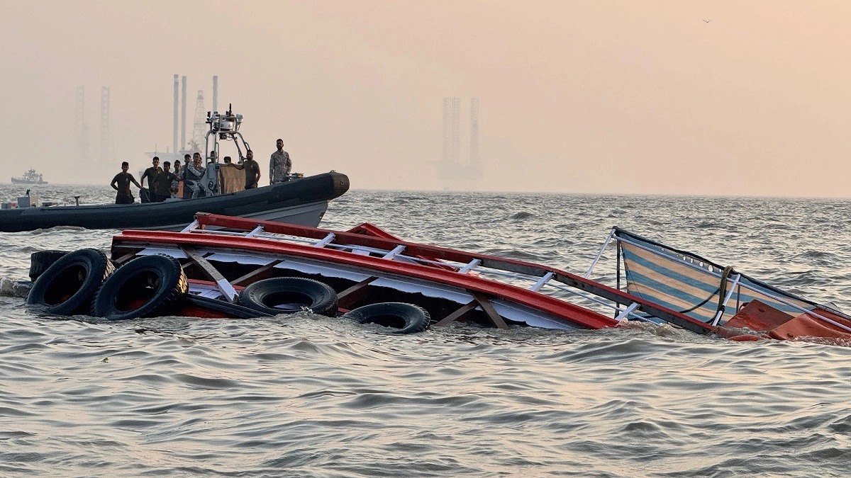 Mumbai Boat Accident: 4 Onboard Navy Speed Boat That Crashed Into Passenger  Ferry Near Gateway of India Killed, 1 Critical; 8 Naval Crafts Engage in  Search Ops | 📰 LatestLY