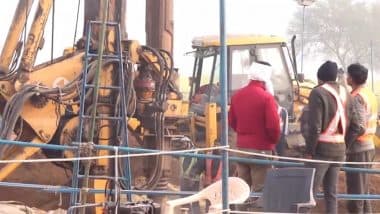 Rajasthan: NDRF Hopeful of Pulling out Child Trapped in Kotputli Borewell by Today (Watch Videos)